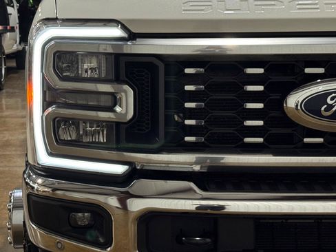 Used 2023 Ford F350 Lariat w/ Lariat Ultimate Package AWD/4WD image 42