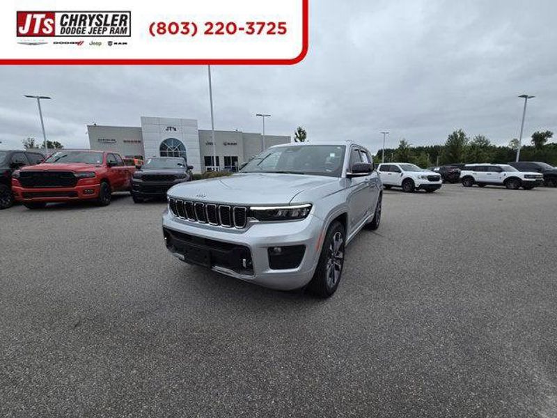 Certified 2025 Jeep Grand Cherokee Overland w/ Trailer Tow Package image 1