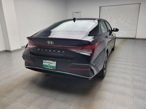 Used 2025 Hyundai Elantra Sport FWD image 7