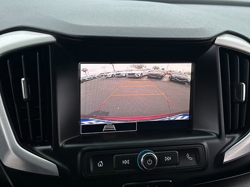 Used 2023 GMC Terrain SLE w/ Driver Convenience Package image 19