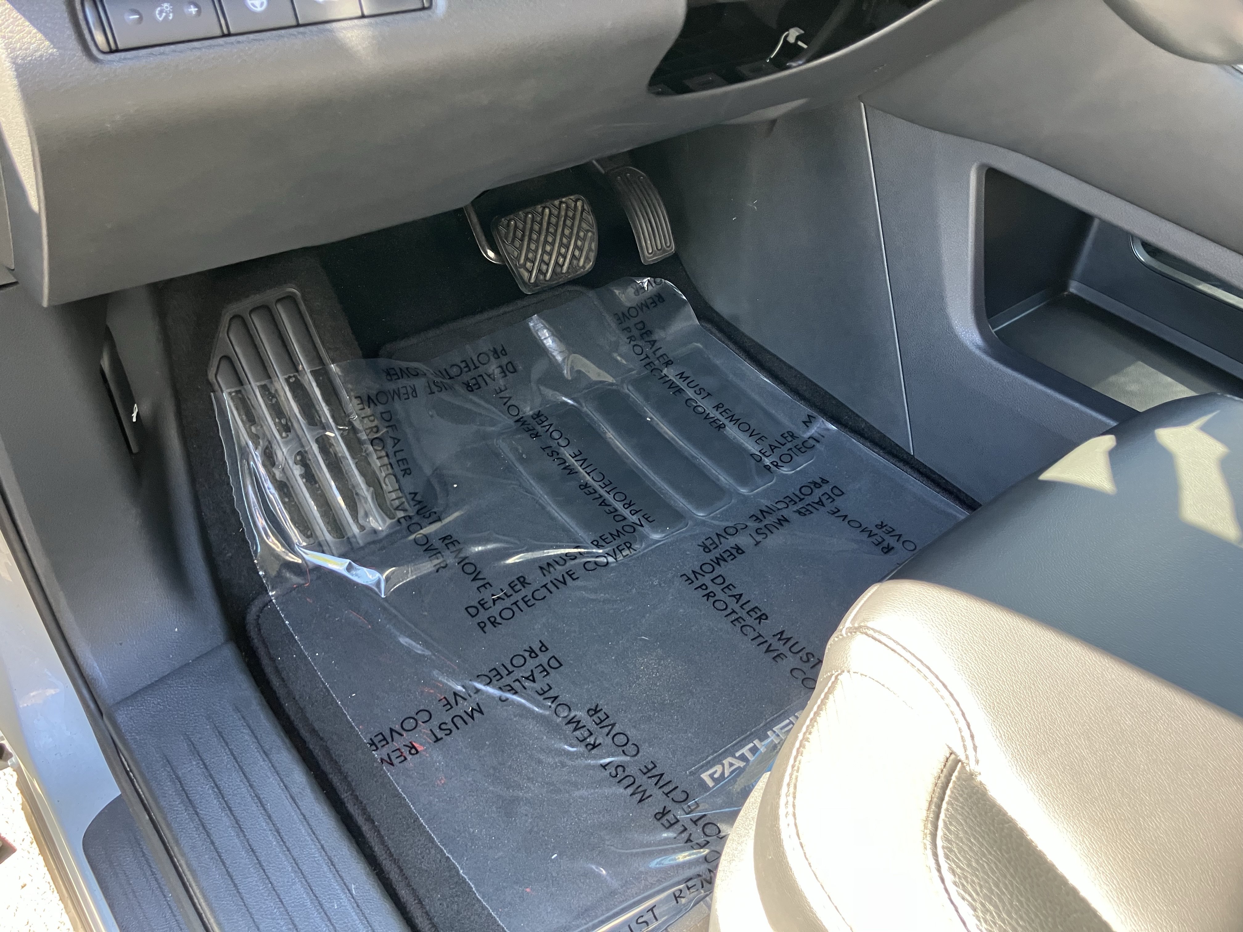 Used 2025 Nissan Pathfinder SL FWD image 18