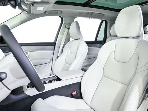 New 2026 Volvo XC90 T8 Ultra w/ Protection Package AWD/4WD image 5