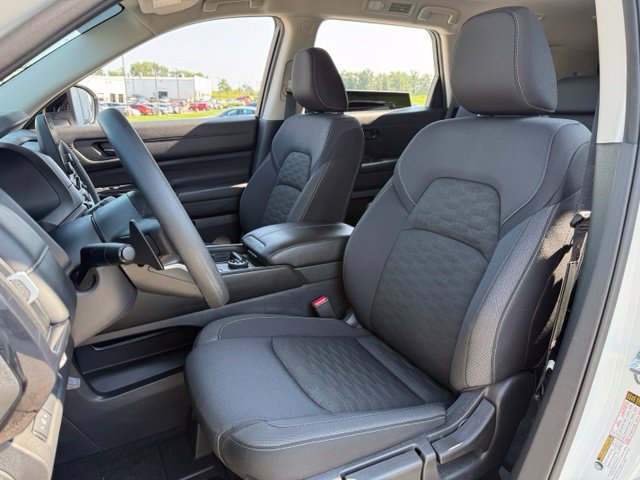 Certified 2025 Nissan Pathfinder S AWD/4WD image 11