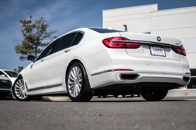 Used 2017 BMW 740i RWD image 2
