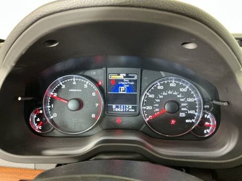 Used 2014 Subaru Outback 2.5i Limited w/ Moonroof Package AWD/4WD image 17