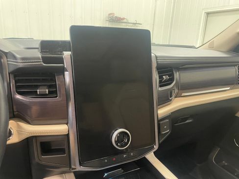 Used 2022 Ford Expedition Max Platinum image 18