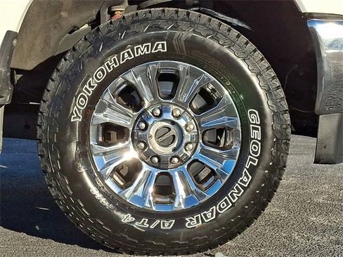 Used 2017 Ford F250 XLT w/ XLT Premium Package image 11