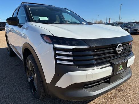 New 2026 Nissan Kicks SR image 8