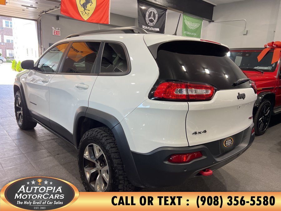 Used 2018 Jeep Cherokee Trailhawk AWD/4WD image 4