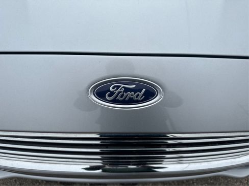 Used 2020 Ford Fusion SE image 26