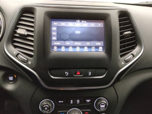 Used 2021 Jeep Cherokee Latitude Lux AWD/4WD image 25