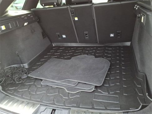 Used 2019 Jaguar F-PACE S image 7