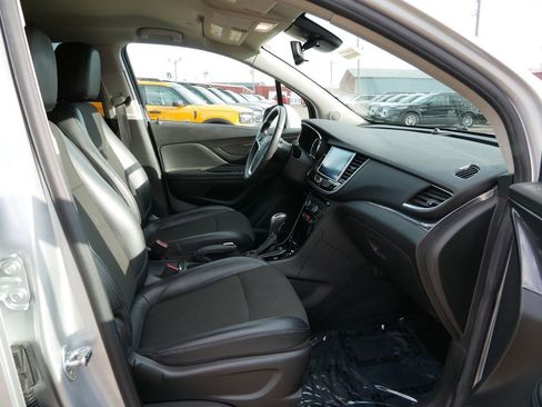 Used 2021 Buick Encore Preferred FWD image 8