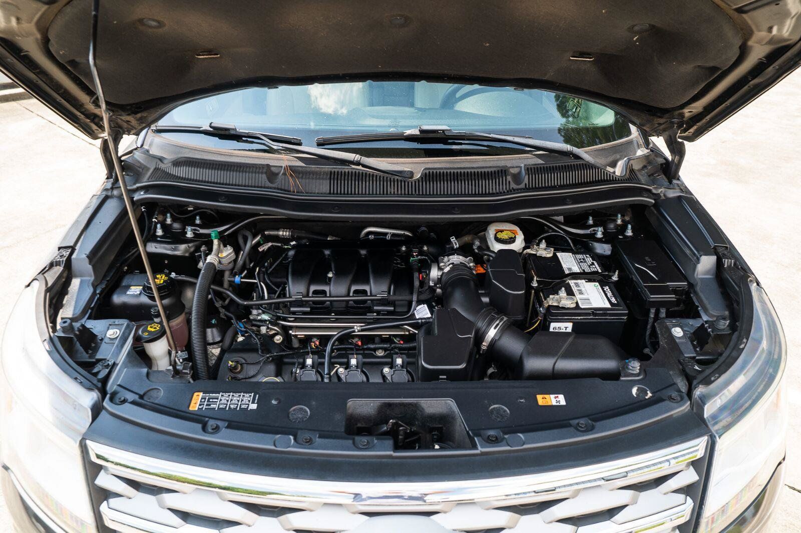 Used 2018 Ford Explorer Limited FWD image 16
