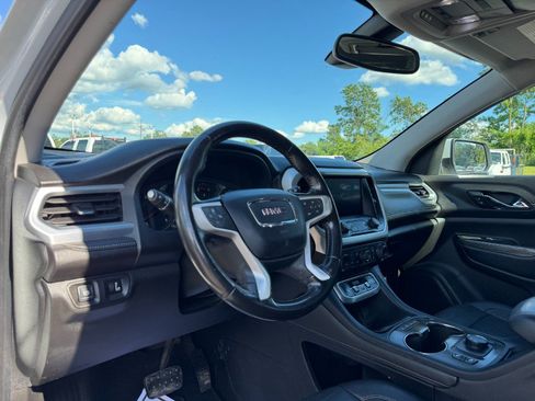 Used 2020 GMC Acadia SLT FWD image 14