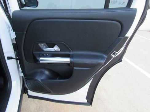 Used 2022 Mercedes-Benz GLA 250 4MATIC w/ Premium Package Lite image 23