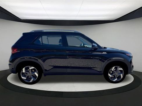New 2026 Hyundai Venue SEL image 9