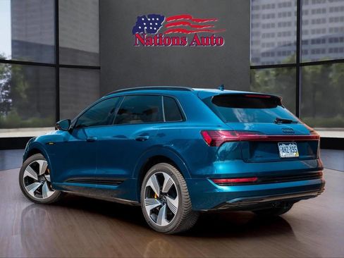 Used 2022 Audi e-tron Premium Plus w/ Premium Plus Package image 3