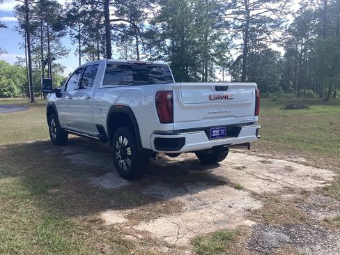 New 2026 GMC Sierra 2500 Denali w/ Denali Reserve Package AWD/4WD image 2