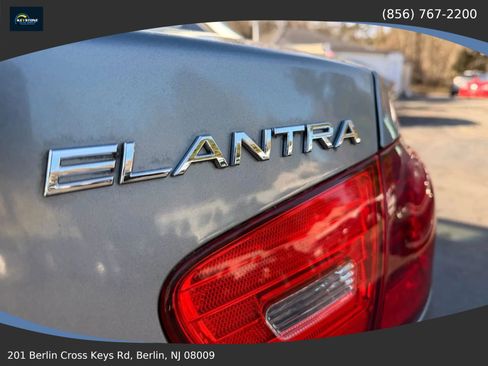 Used 2010 Hyundai Elantra GLS FWD image 13