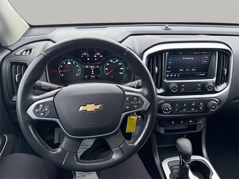 Used 2022 Chevrolet Colorado LT w/ Chrome Appearance Package image 11