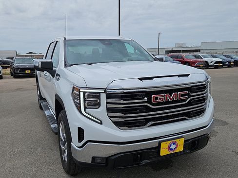 New 2026 GMC Sierra 1500 SLT RWD image 7