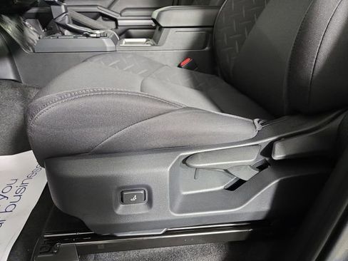 Used 2025 Toyota Tacoma SR5 image 31