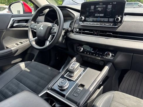 Used 2024 Mitsubishi Outlander SE AWD/4WD image 55