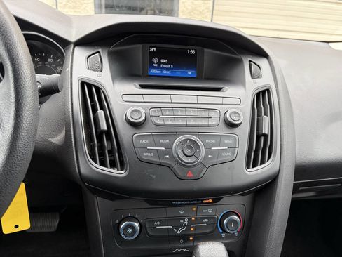 Used 2017 Ford Focus SE image 22