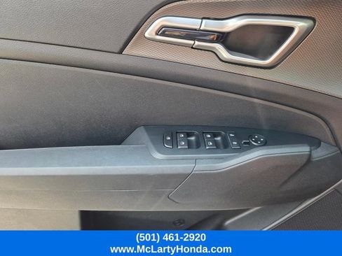 Used 2024 Kia Sportage LX FWD image 32