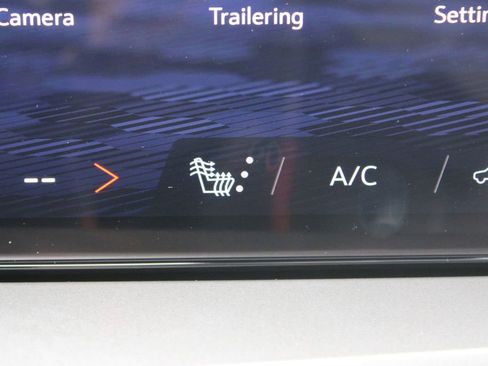 New 2026 Chevrolet Traverse LT w/ Sun and Wheel Package image 39