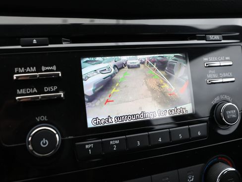 Used 2017 Nissan Rogue S image 20