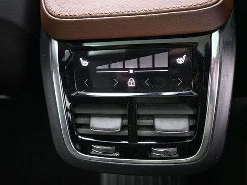 Used 2023 Volvo XC90 T8 Plus image 34