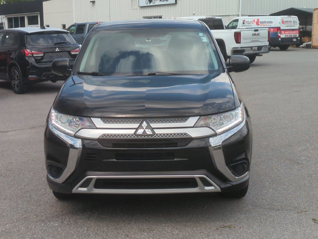 Used 2020 Mitsubishi Outlander ES FWD image 2