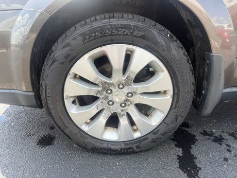 Used 2009 Subaru Outback 2.5i Limited AWD/4WD image 11
