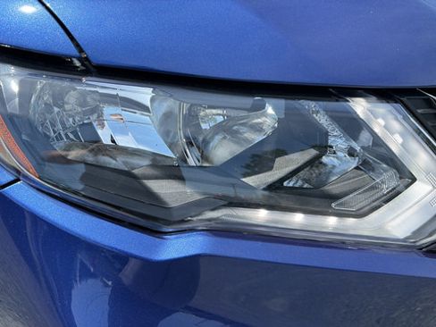 Used 2020 Nissan Rogue SV w/ Premium Package AWD/4WD image 25