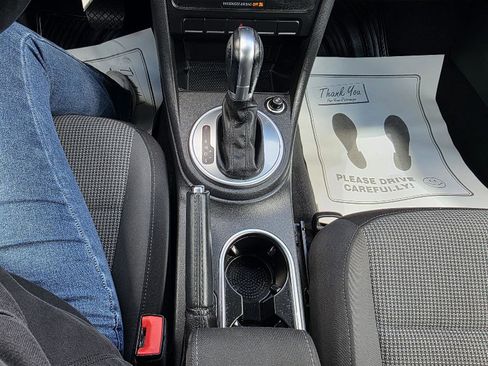 Used 2019 Volkswagen Beetle 2.0T S FWD image 19