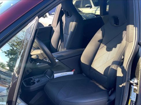 Used 2025 BMW iX xDrive50 image 27