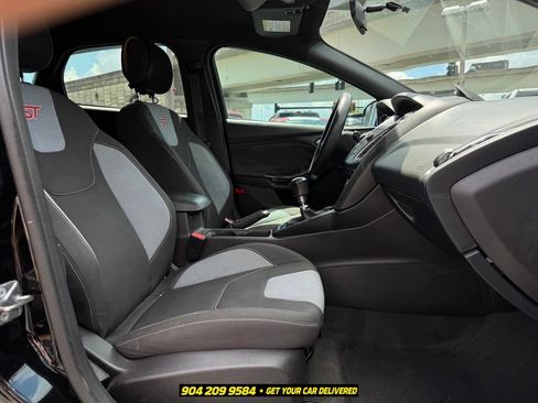 Used 2018 Ford Focus ST FWD image 24