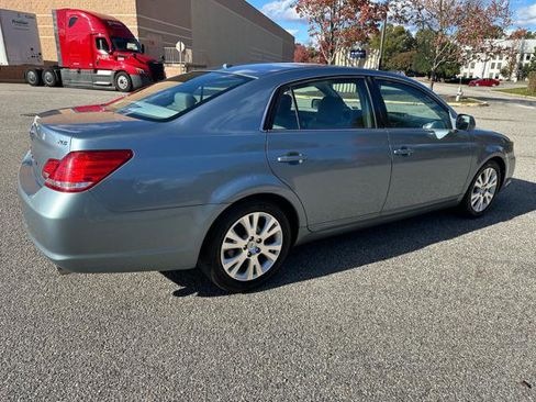 Used 2010 Toyota Avalon XLS image 36