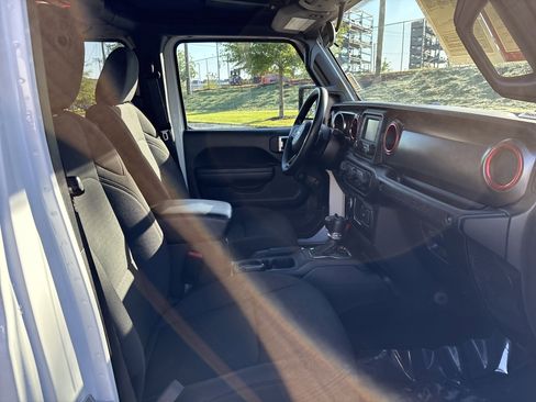 Used 2021 Jeep Wrangler Unlimited Sport AWD/4WD image 24