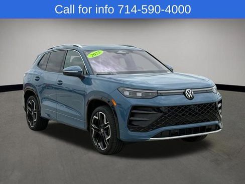 Used 2025 Volkswagen Tiguan SEL R-Line AWD/4WD image 1
