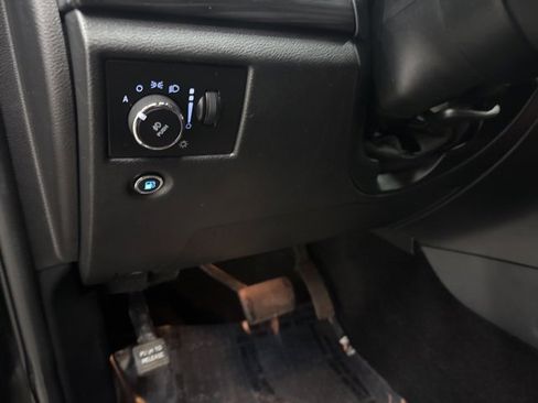 Used 2019 Jeep Grand Cherokee Altitude image 13