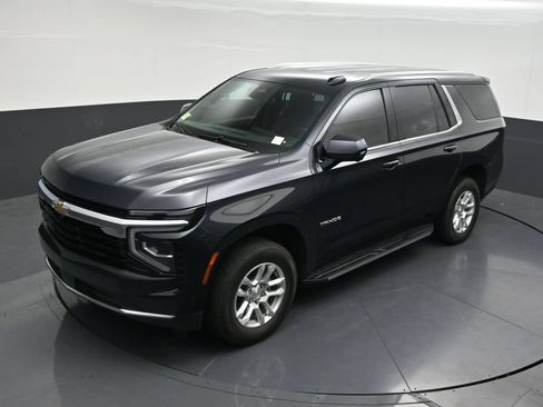 Used 2025 Chevrolet Tahoe LS RWD image 17