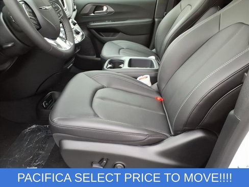 New 2026 Chrysler Pacifica Select image 14