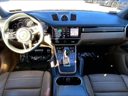 Used 2019 Porsche Cayenne S image 14