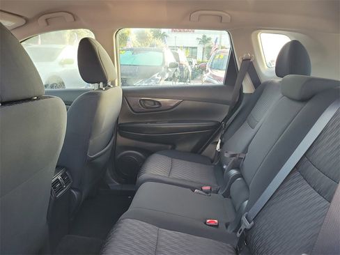 Certified 2020 Nissan Rogue S image 7