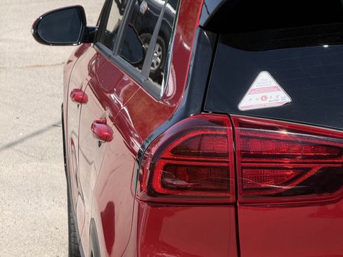 Used 2020 Kia Niro EX Premium FWD image 22