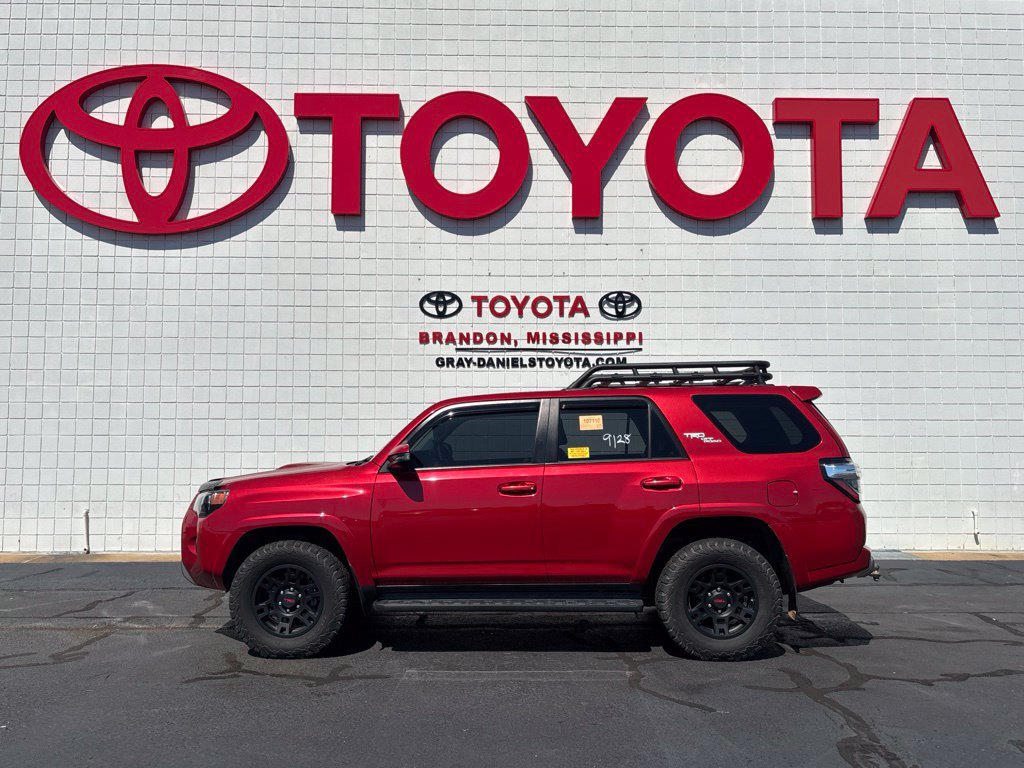 Used 2020 Toyota 4Runner TRD Off-Road Premium AWD/4WD image 4