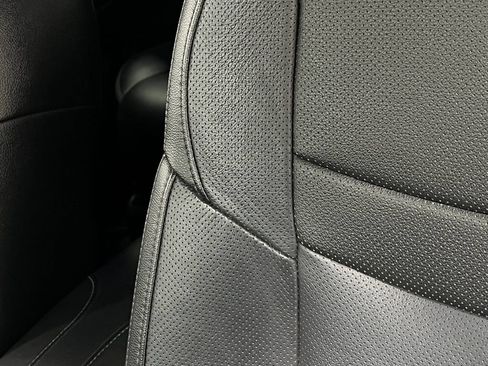 Used 2019 Nissan Rogue SL AWD/4WD image 18